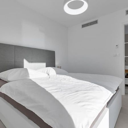 Apartman Delux With Private Pool - Makarska Exklusiv Tučepi Exterior foto