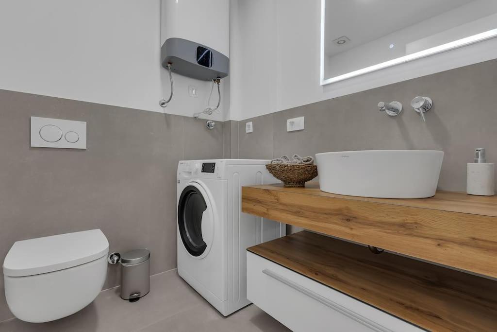 Apartman Delux With Private Pool - Makarska Exklusiv Tučepi Exterior foto
