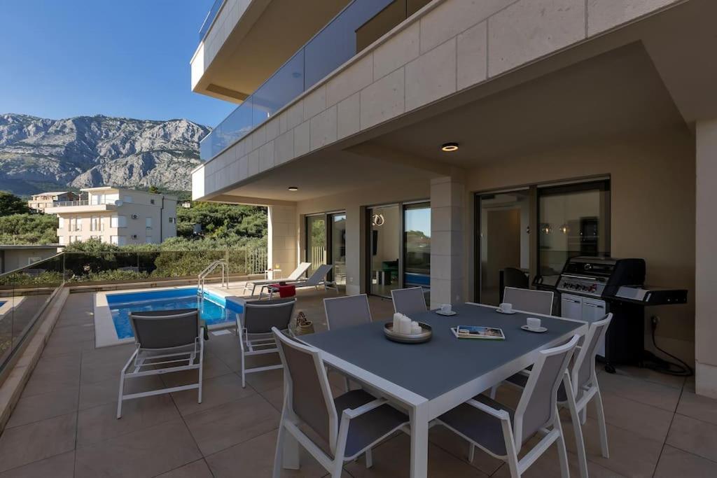 Apartman Delux With Private Pool - Makarska Exklusiv Tučepi Exterior foto