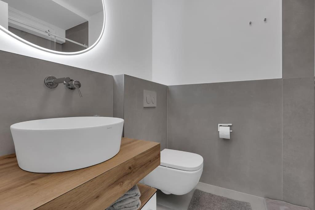 Apartman Delux With Private Pool - Makarska Exklusiv Tučepi Exterior foto