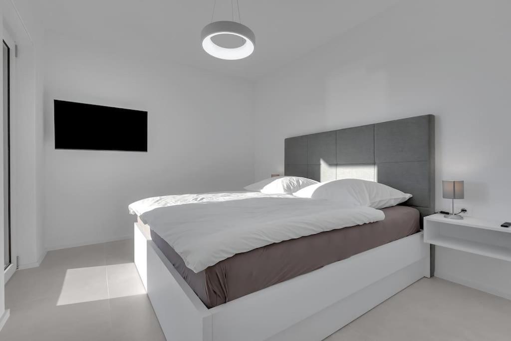 Apartman Delux With Private Pool - Makarska Exklusiv Tučepi Exterior foto