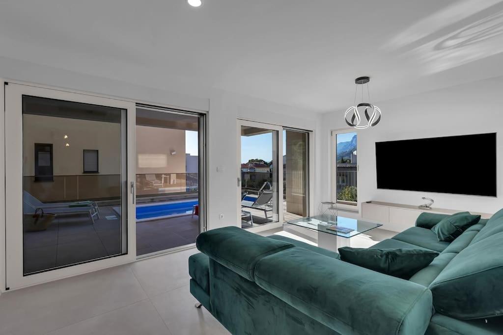 Apartman Delux With Private Pool - Makarska Exklusiv Tučepi Exterior foto